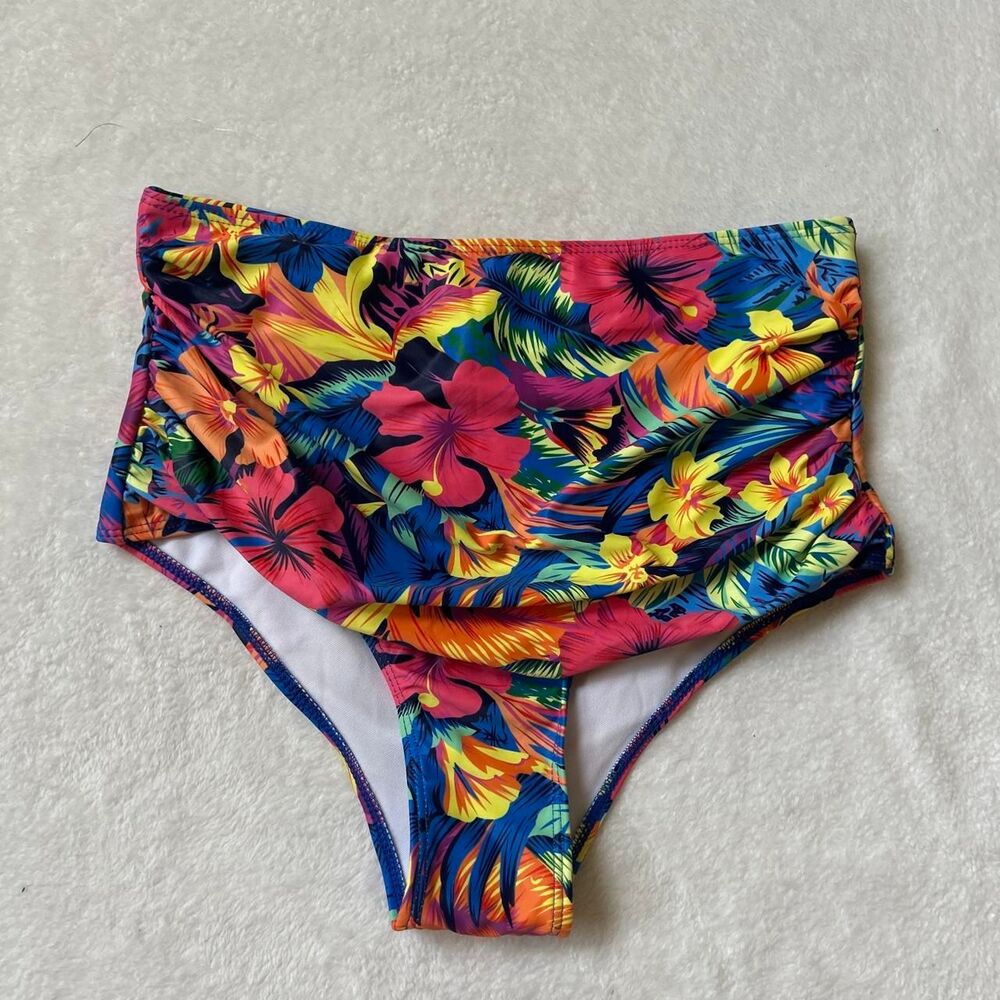 Multi-colored floral bikini bottoms hibiscus flowers leaves never worn medium